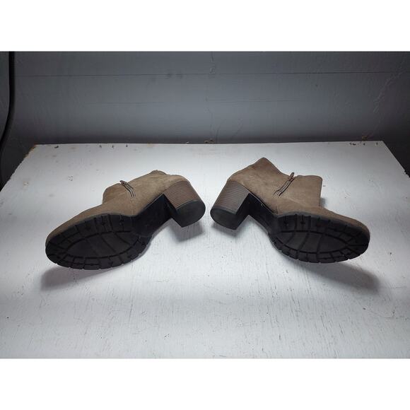 womans booties - Picture 3 of 5